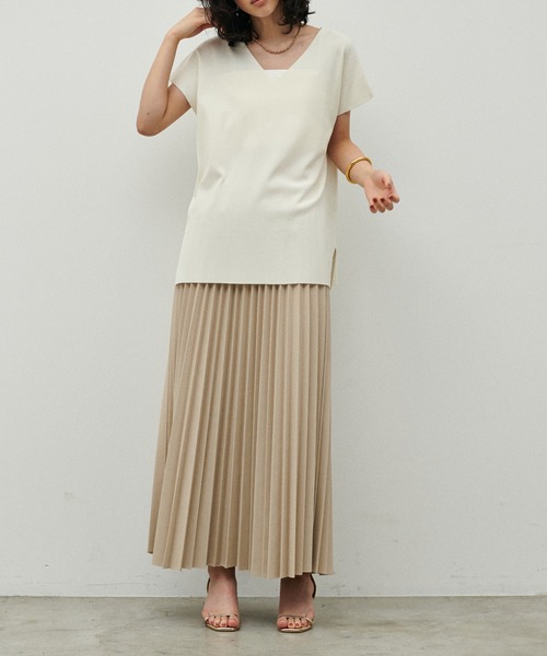 LARUTA（ラルータ）の「【LARUTA】フェイクレザープリーツスカート（スカート・レディース・ライトベージュ/ブラウン/ブラック/シルバー・FREE）」の5枚目の写真