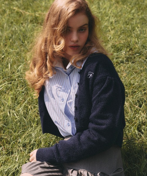 FOREVER 21（フォーエバー トゥエンティーワン）の「【2024FW】コンパクトニットカーディガン（カーディガン/ボレロ・レディース・レッド/ネイビー/グレー・FREE）」の3枚目の写真