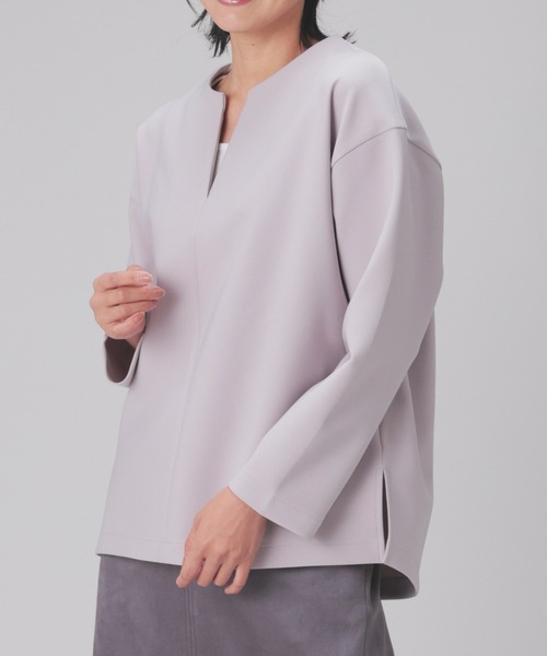 GLACIER lusso(グラシアルッソ)の「キーネックトップス(Tシャツ/カットソー・レディース・モカ/ネイビー/グレイッシュベージュ/アイボリー・S/M/L/LL)」の4枚目の写真