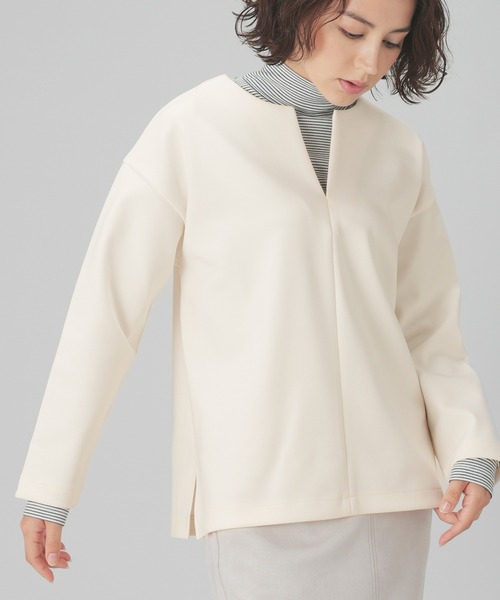 GLACIER lusso(グラシアルッソ)の「キーネックトップス(Tシャツ/カットソー・レディース・モカ/ネイビー/グレイッシュベージュ/アイボリー・S/M/L/LL)」の2枚目の写真