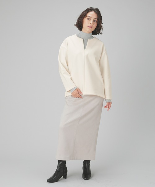 GLACIER lusso(グラシアルッソ)の「キーネックトップス(Tシャツ/カットソー・レディース・モカ/ネイビー/グレイッシュベージュ/アイボリー・S/M/L/LL)」の5枚目の写真