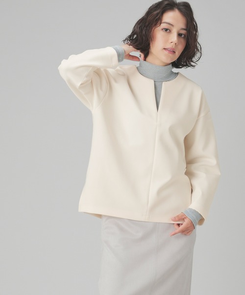 GLACIER lusso(グラシアルッソ)の「キーネックトップス(Tシャツ/カットソー・レディース・モカ/ネイビー/グレイッシュベージュ/アイボリー・S/M/L/LL)」の10枚目の写真