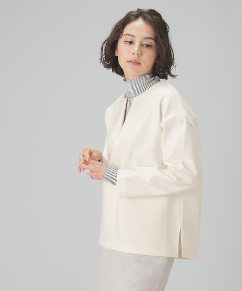 GLACIER lusso(グラシアルッソ)の「キーネックトップス(Tシャツ/カットソー・レディース・モカ/ネイビー/グレイッシュベージュ/アイボリー・S/M/L/LL)」の11枚目の写真