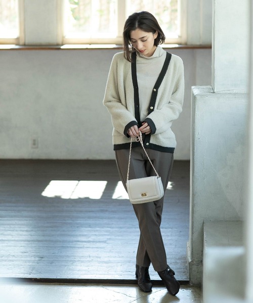 OPAQUE.CLIP（オペークドットクリップ）の「◆フェザーヤーン配色Vネックカーディガン【洗濯機洗い可】（カーディガン/ボレロ・レディース・チャコール/ベージュ系その他7/サックスブルー系4・40/38/42/36）」の14枚目の写真