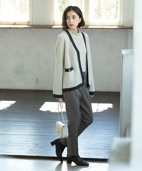 OPAQUE.CLIP（オペークドットクリップ）の「◆フェザーヤーン配色Vネックカーディガン【洗濯機洗い可】（カーディガン/ボレロ・レディース・チャコール/ベージュ系その他7/サックスブルー系4・40/38/42/36）」の13枚目の写真