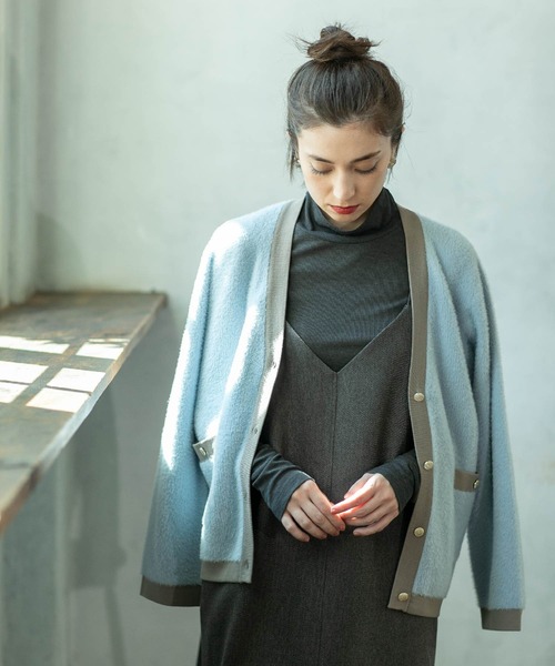 OPAQUE.CLIP（オペークドットクリップ）の「フェザーヤーン配色Vネック