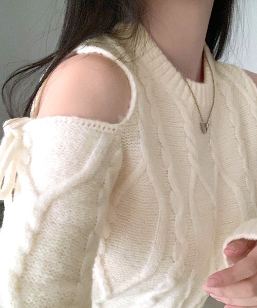Riff(リフ)の「オープンショルダーリボンケーブルニット(ニット/セーター・レディース・レッド/ブラック/ライトベージュ・FREE)」の21枚目の写真