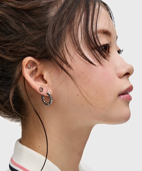 エリザベッタ フランキ ローブマントー ミニ ロゴプリント Laurel Wreath Mini Earrings／ローレルリースミニピアス