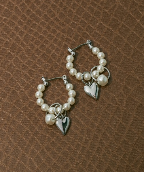 GOLDY（ゴールディ）の「パール ライン × ハート フープ ピアス（ピアス（両耳用）・レディース・シルバー/ゴールド・FREE）」の8枚目の写真