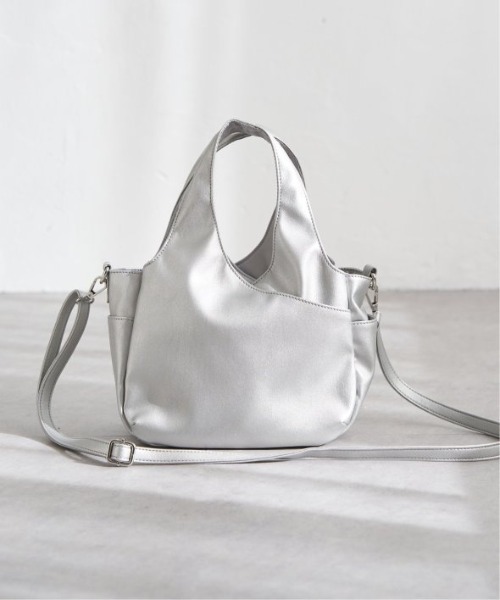 LBC（エルビーシー）の「フェイクレザークリテバッグミニショルダー（ショルダーバッグ・レディース・イエロー/ブラック/シルバー・FREE）」の3枚目の写真