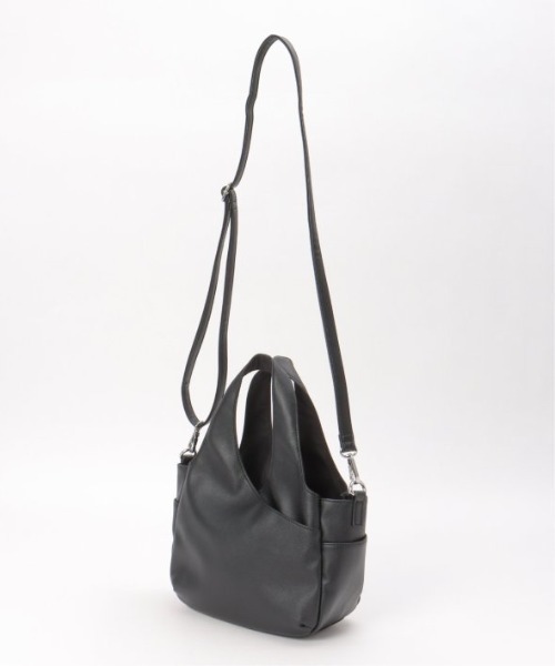 LBC（エルビーシー）の「フェイクレザークリテバッグミニショルダー（ショルダーバッグ・レディース・イエロー/ブラック/シルバー・FREE）」の5枚目の写真