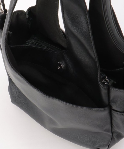 LBC（エルビーシー）の「フェイクレザークリテバッグミニショルダー（ショルダーバッグ・レディース・イエロー/ブラック/シルバー・FREE）」の10枚目の写真