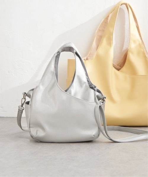 LBC（エルビーシー）の「フェイクレザークリテバッグミニショルダー（ショルダーバッグ・レディース・イエロー/ブラック/シルバー・FREE）」の19枚目の写真