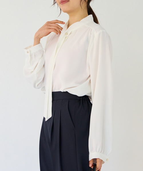 INCEDE（インシード）の「3WAY ピン付きボウタイブラウス（シャツ/ブラウス・レディース・ブラック/オフホワイト/ベージュ・M/L/LL）」の15枚目の写真