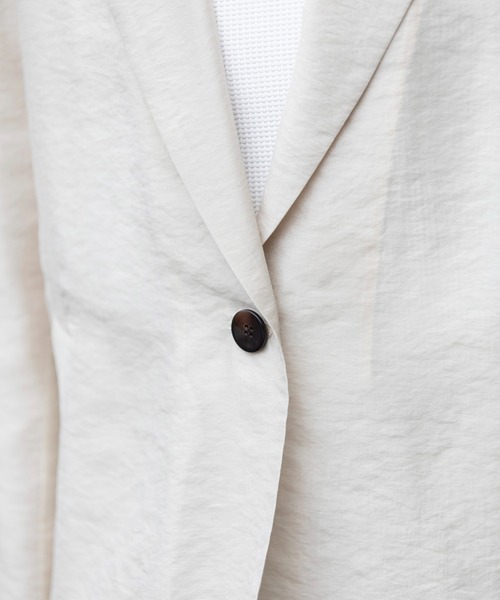 Munich(ミューニック)の「シャイニーシアーテーラードジャケット(テーラードジャケット・レディース・パープル/ブラック/ライトベージュ・S)」の13枚目の写真