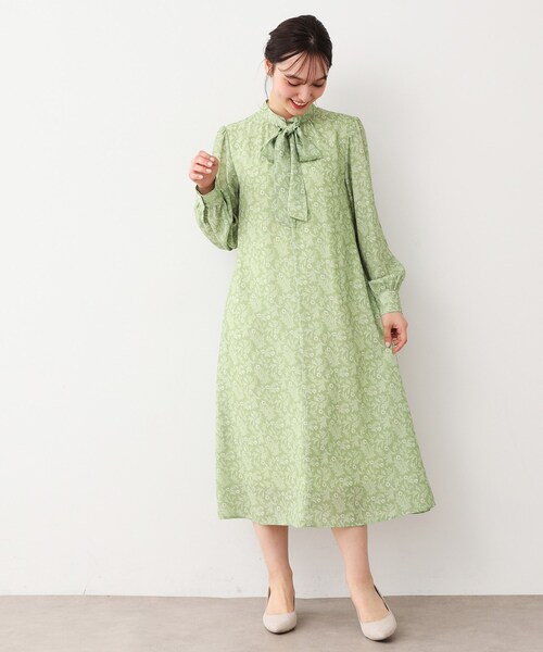 LAURA ASHLEY(ローラアシュレイ)の「【WEB限定/M-LL3サイズ】スワフィールド柄 ワンピース(ワンピース・レディース・ピンク系5/スモーキーグリーン系1・42/40/38)」の3枚目の写真