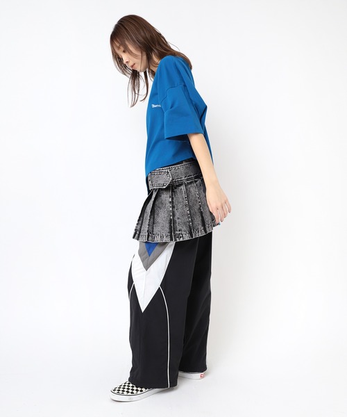 RNA（アールエヌエー）の「M2374 カッティングＢＩＧ　Ｔ（Tシャツ/カットソー・レディース・ホワイト/ブルー/イエロー・MEDIUM）」の15枚目の写真