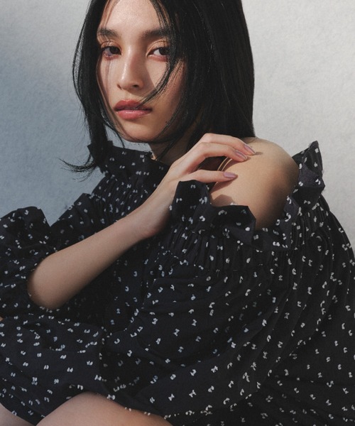fray i.d オフショルパフスリーブブラウス 【美品】 FRAY I.D（フレイアイディー）の「オフショルパフスリーブブラウス