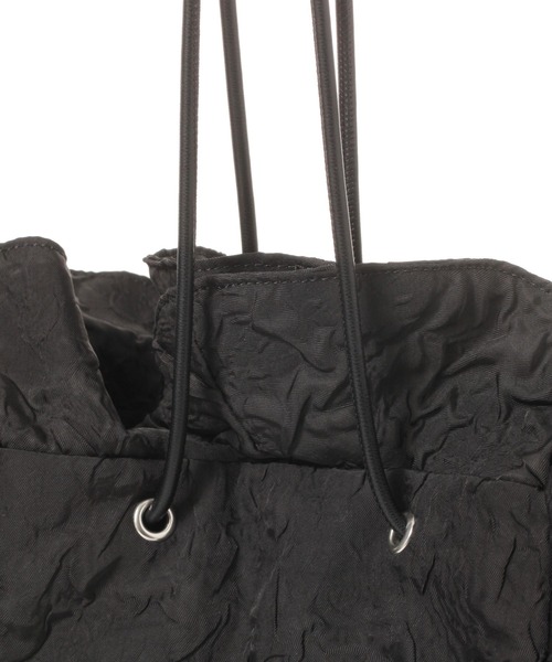 LAKOLE（ラコレ）の「ジャガードラッフルボリュームショルダーバッグ / 288655（ショルダーバッグ・レディース・オフホワイト/ブラック・FREE）」の3枚目の写真