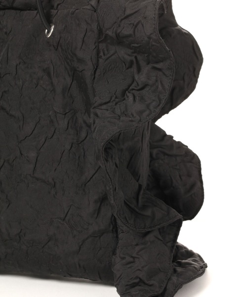 LAKOLE（ラコレ）の「ジャガードラッフルボリュームショルダーバッグ / 288655（ショルダーバッグ・レディース・オフホワイト/ブラック・FREE）」の4枚目の写真