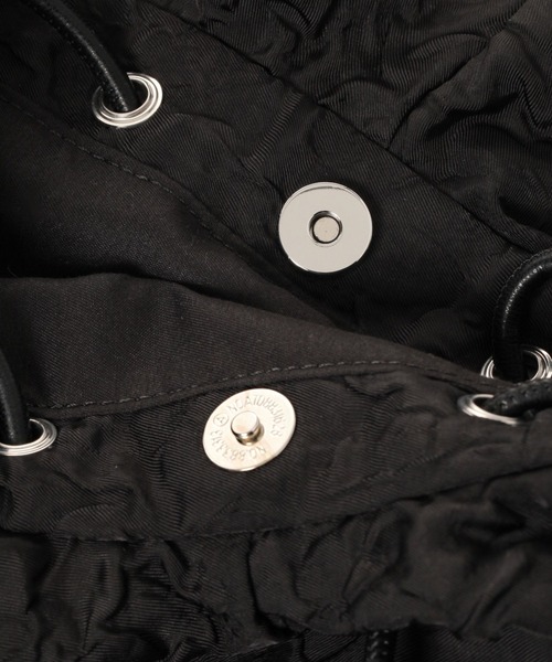 LAKOLE（ラコレ）の「ジャガードラッフルボリュームショルダーバッグ / 288655（ショルダーバッグ・レディース・オフホワイト/ブラック・FREE）」の6枚目の写真