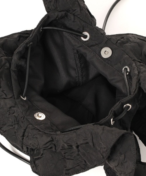 LAKOLE（ラコレ）の「ジャガードラッフルボリュームショルダーバッグ / 288655（ショルダーバッグ・レディース・オフホワイト/ブラック・FREE）」の7枚目の写真