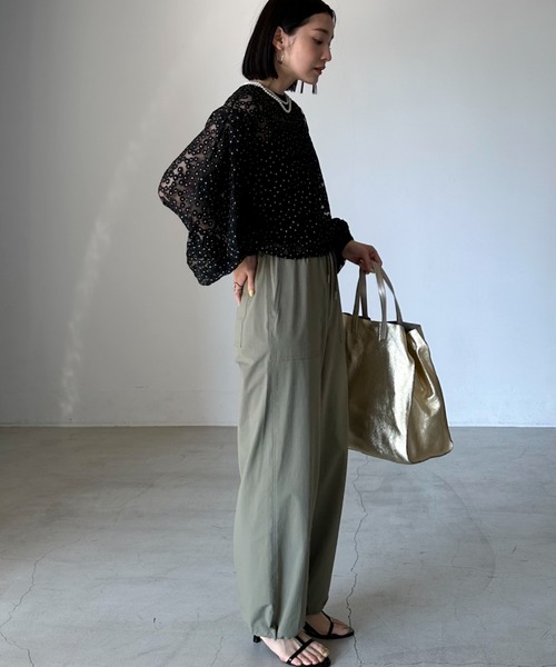 Doux archives（ドゥアルシーヴ）の「シアーフラワーブラウス（シャツ/ブラウス・レディース・アイボリー/ブラック・FREE）」の8枚目の写真