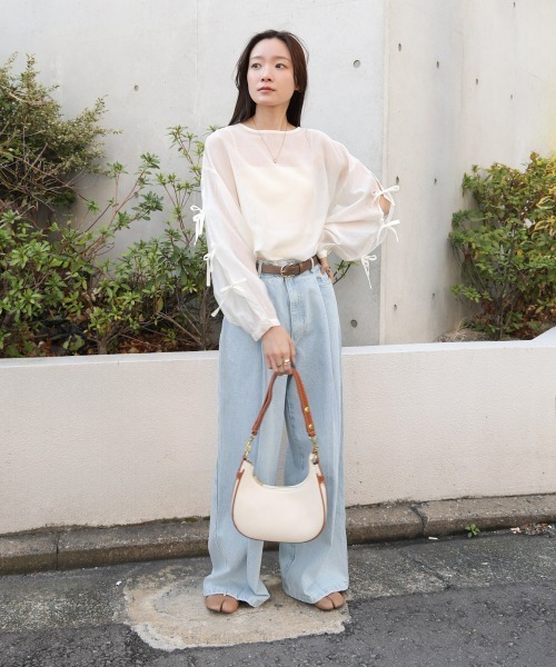 Bab（バブ）の「袖リボンシアーブラウス（シャツ/ブラウス・レディース・チャコールグレー/ブルー/ベージュ/アイボリー・M）」の5枚目の写真