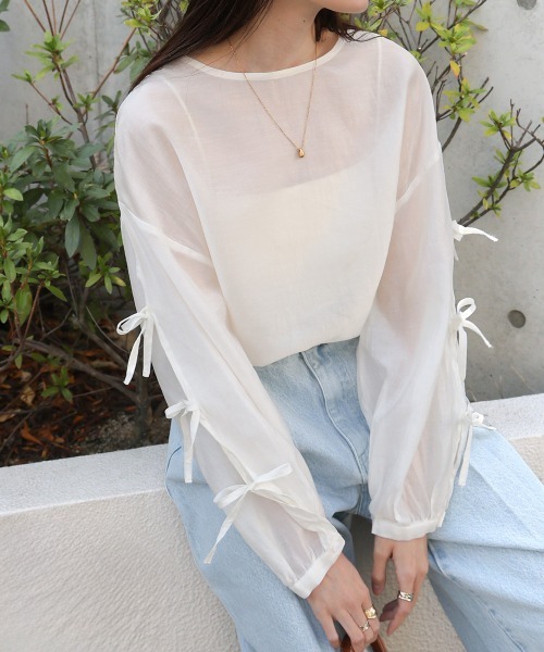 Bab（バブ）の「袖リボンシアーブラウス（シャツ/ブラウス・レディース・チャコールグレー/ブルー/ベージュ/アイボリー・M）」の6枚目の写真