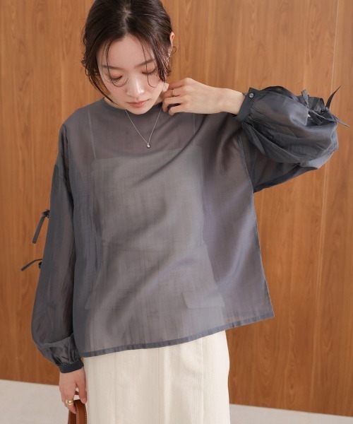 Bab（バブ）の「袖リボンシアーブラウス（シャツ/ブラウス・レディース・チャコールグレー/ブルー/ベージュ/アイボリー・M）」の14枚目の写真