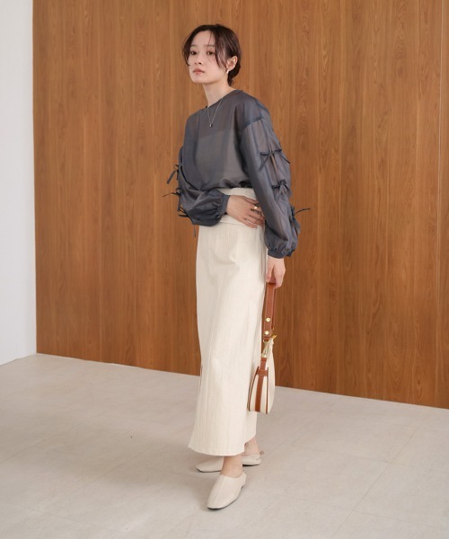 Bab（バブ）の「袖リボンシアーブラウス（シャツ/ブラウス・レディース・チャコールグレー/ブルー/ベージュ/アイボリー・M）」の17枚目の写真