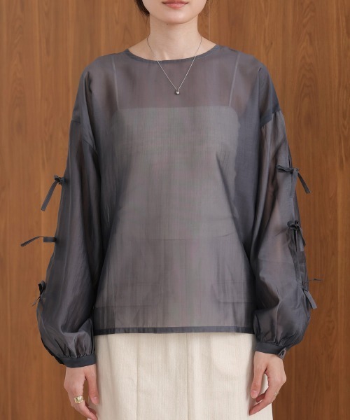 Bab（バブ）の「袖リボンシアーブラウス（シャツ/ブラウス・レディース・チャコールグレー/ブルー/ベージュ/アイボリー・M）」の20枚目の写真