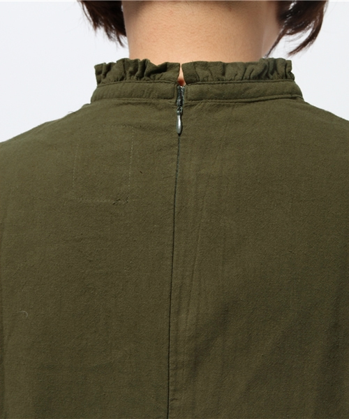 Kastane（カスタネ）の「ハイネックブラウスPO（シャツ/ブラウス・レディース・カーキ/ベージュ/キャメル・FREE）」の13枚目の写真