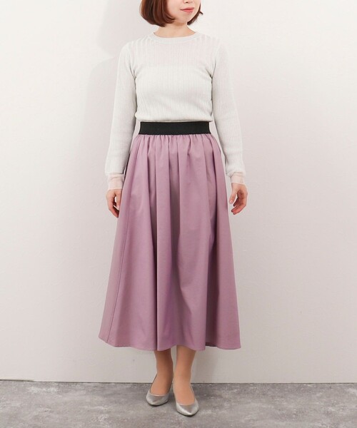 MICO COULIER（ミコクリエ）の「【オケージョン対応】グロッシーツイルスカート（スカート・レディース・オリーブ/ライトパープル/ネイビー・36/38）」の4枚目の写真