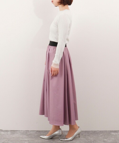 MICO COULIER（ミコクリエ）の「【オケージョン対応】グロッシーツイルスカート（スカート・レディース・オリーブ/ライトパープル/ネイビー・36/38）」の6枚目の写真