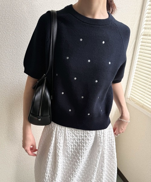 URBAN RESEARCH DOORS(アーバンリサーチドアーズ)の「ラメドット刺繍ニット(ニット/セーター・レディース・ネイビー/ホワイト系その他・MEDIUM)」の4枚目の写真