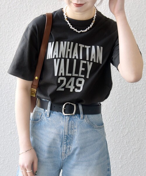 Champion(チャンピオン)の「Champion:〈洗濯機可能〉クルーネック カレッジ ロゴ TEE 25SS(Tシャツ/カットソー・レディース・グレー/ホワイト/ダークグレー・ONE SIZE)」の3枚目の写真