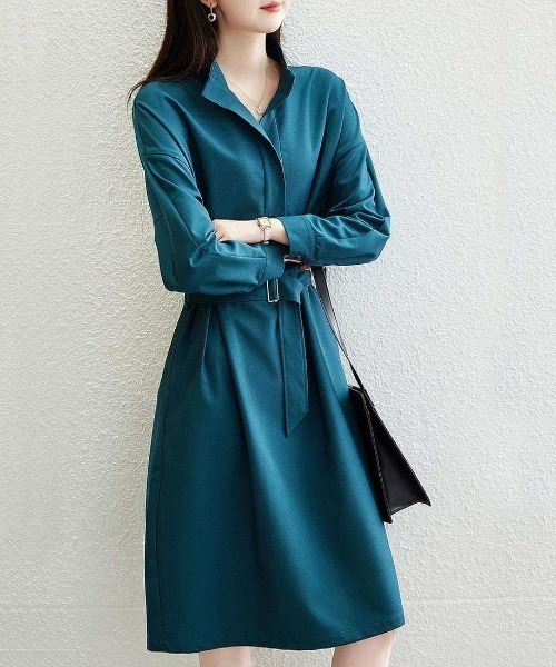 Forcement(フォースメント)の「スタンドカラースキッパーシャツワンピース(シャツワンピース・レディース・グリーン/ベージュ・ONESIZE)」の1枚目の写真