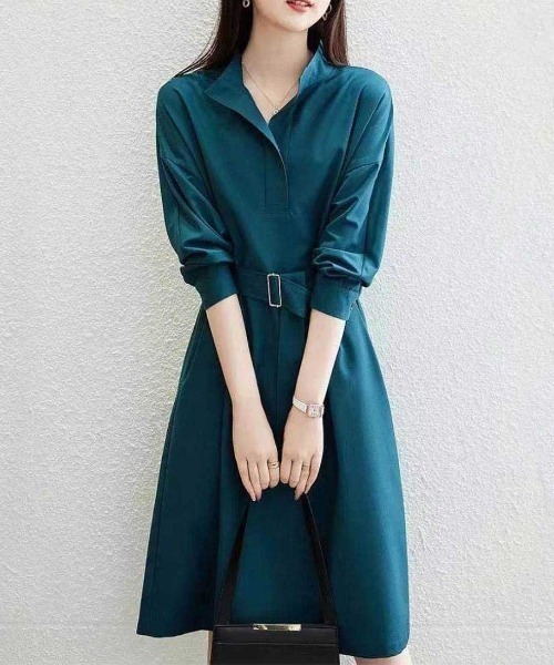 Forcement(フォースメント)の「スタンドカラースキッパーシャツワンピース(シャツワンピース・レディース・グリーン/ベージュ・ONESIZE)」の5枚目の写真