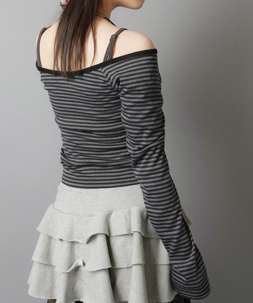 SPINNS（スピンズ）の「長袖オフショルカットソー/ボーダー（Tシャツ/カットソー・レディース・ブラック・ONESIZE）」の3枚目の写真