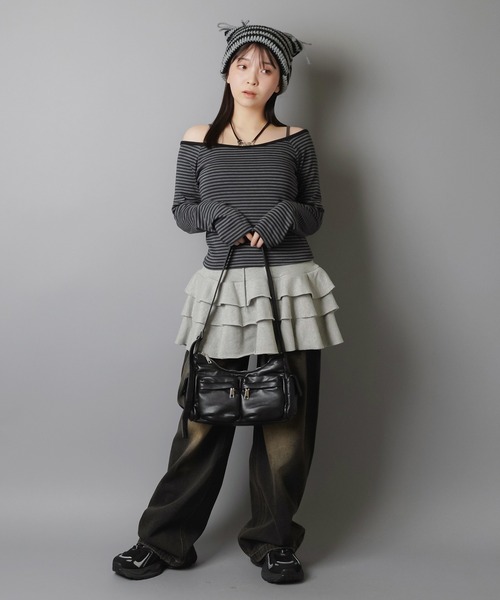 SPINNS（スピンズ）の「長袖オフショルカットソー/ボーダー（Tシャツ/カットソー・レディース・ブラック・ONESIZE）」の9枚目の写真