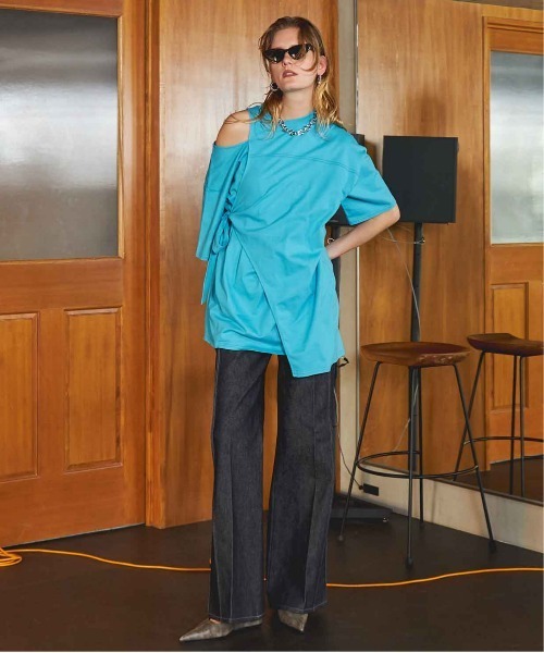 MAISON SPECIAL（メゾンスペシャル）の「Cutting Oversized T-shirt/カッティングオーバーTシャツ【MAISON SPECIAL/メゾンスペシャル】（Tシャツ/カットソー・レディース・ブラック/ブルー/ホワイト・FREE）」の5枚目の写真