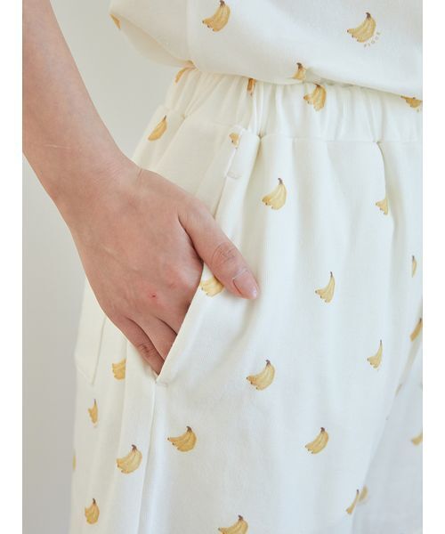 gelato pique（ジェラートピケ）の「バナナ柄ショートパンツ