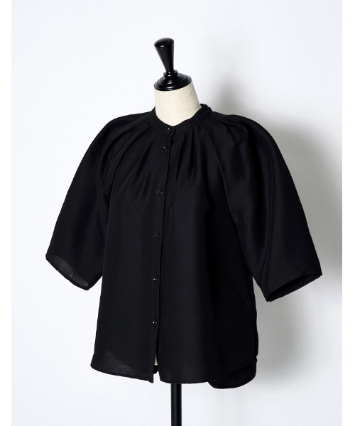 RUMCHE（ラムシェ）の「Stand Tuck Blouse / スタンドタックブラウス（シャツ/ブラウス・レディース・ブラック/オフホワイト・FREE）」の11枚目の写真
