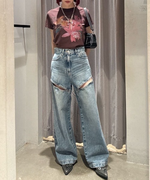 SLY スライ J/W HOLE TUCK PT デニムパンツ SLY（スライ）の「J/W HOLE TUCK PT ジャスト ウエスト ホール