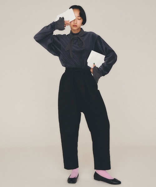 sneeuw（スニュウ）の「タックドローパンツ（その他パンツ・レディース・ブラック/グレー/ブルー・1/3）」の10枚目の写真