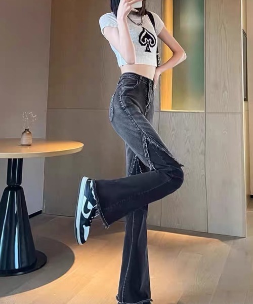gossip!ロサンゼルス(ゴシップロサンゼルス)の「膝フリンジ フレアデニムパンツ(デニムパンツ・レディース・ブラック・M/S/XL/L)」の8枚目の写真