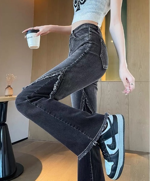gossip!ロサンゼルス(ゴシップロサンゼルス)の「膝フリンジ フレアデニムパンツ(デニムパンツ・レディース・ブラック・M/S/XL/L)」の11枚目の写真