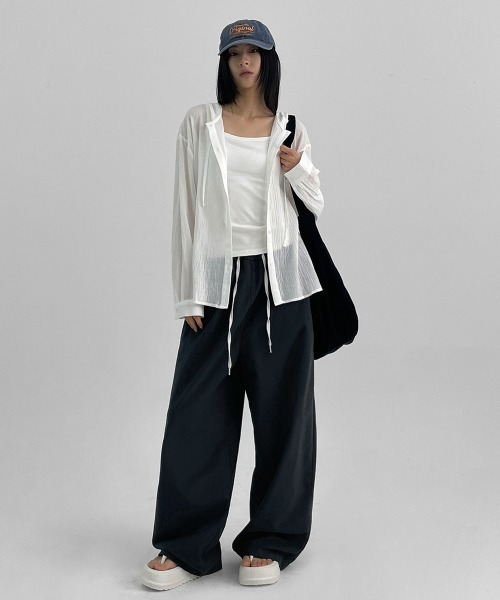 BLACKUP（ブラックアップ）の「[MADE] イージーベーシックキャミソール (カップ付き)（キャミソール・レディース・アイボリー/ブラック・MEDIUM/SMALL）」の13枚目の写真