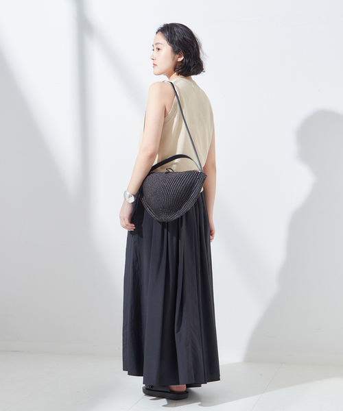 journal standard L'essage(ジャーナルスタンダードレサージュ)の「《別注》【INES BRESSAND】SP MEDIUM WALNUTS(M):ショルダーバッグ(ショルダーバッグ・レディース・ブラック・FREE)」の3枚目の写真
